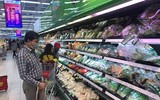 Hà Nội: Hàng hóa dồi dào, thực phẩm rau xanh giảm giá ở siêu thị